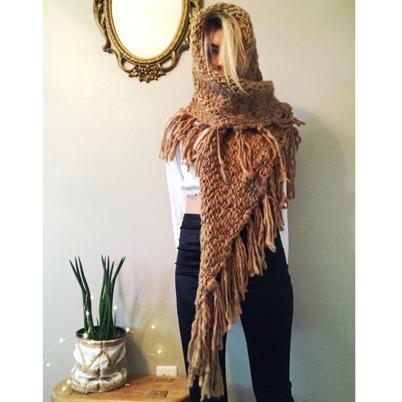 Accessories - NWT Extra Cozy Shawl/Scarf